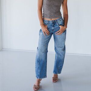 Barrel Fit Mid Rise Jeans Medium Wash Size 7 Relaxed Denim | Cello Jeans